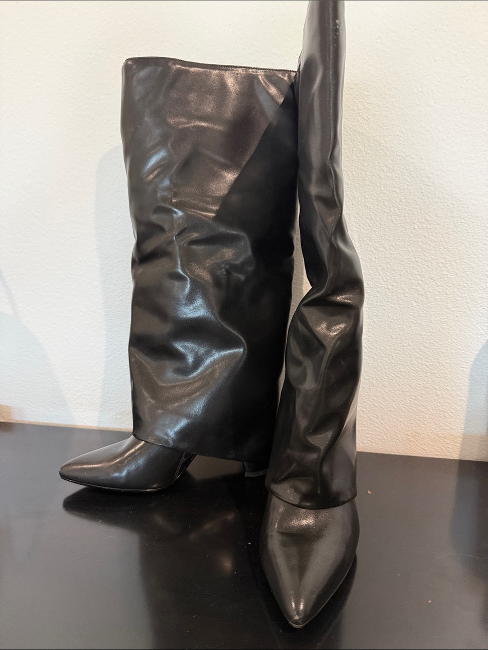 Women's Black Pointed-Toe Slouch Knee-High Heeled Boots
